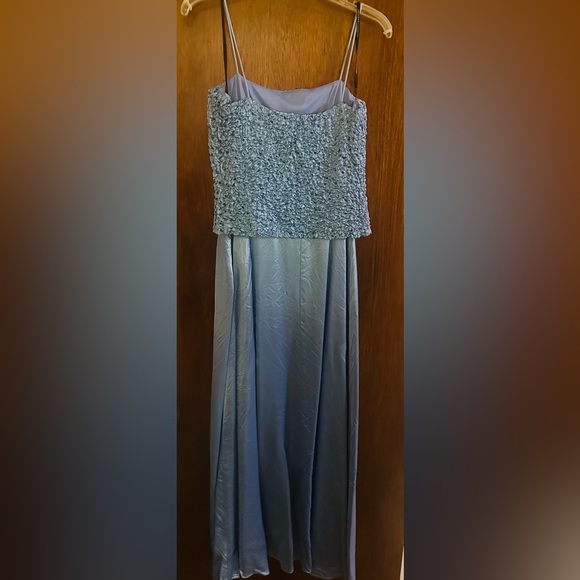 Periwinkle Cinderella gown size 8 Satin with elasticated band top. - Picture 1 of 9